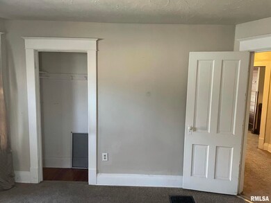 1120 Kirkwood Blvd unit 2, Davenport, IA 52803 - photo 5