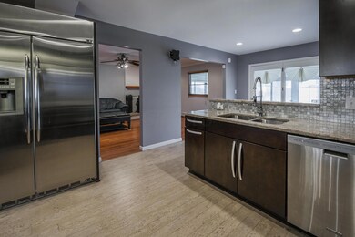 1360 Walshire Dr N, Columbus, OH 43232 - photo 4