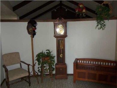 Foyer is freshly painted