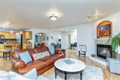 07-Living Room 20201202-DW-2249