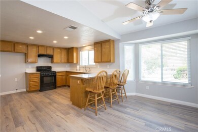 14251 Glenview Ct, Victorville, CA 92395 - photo 6