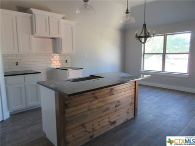 2815 Crystal Ann Dr, Temple, TX 76502 - photo 3