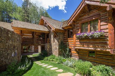 Exterior Summer (rear)