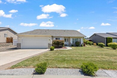 02-Front yard