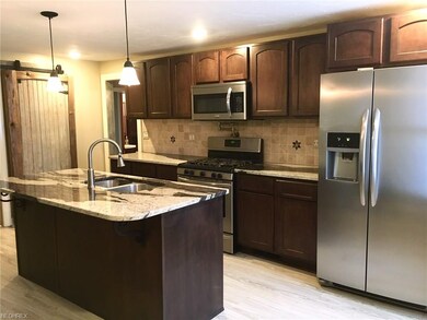 This glamorus kitchen has it all!!