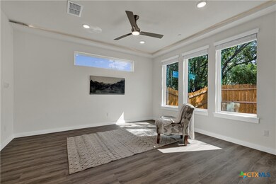 104 Creekside Trail unit 503, Kyle, TX 78640 - photo 7