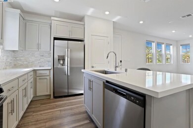 2208 Daimler St, Lathrop, CA 95330 - photo 6