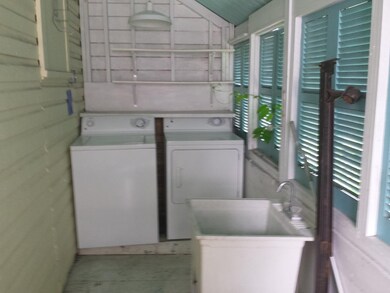Utility laundry