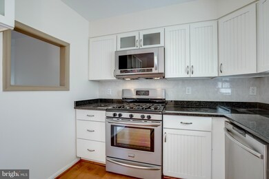 3057 Hickory Grove Ct, Fairfax, VA 22031 - photo 3