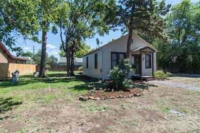 130 NW 2nd St, Redmond, OR 97756 - photo 3