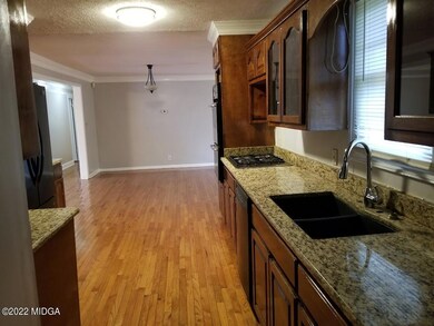 kitchen-dining area