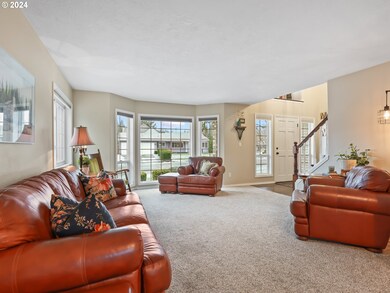 Living Room/Entrance