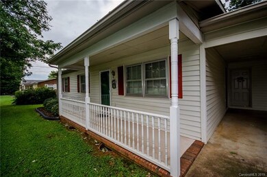 145 Victoria Dr, Statesville, NC 28625 - photo 3