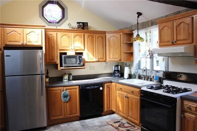 32 Reed St, Tiverton, RI 02878 - photo 5