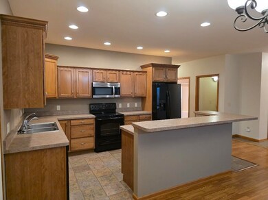 703 Cherokee Path, Lake Mills, WI 53551 - photo 4