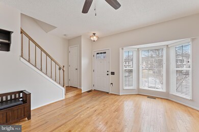 7216 Stover Ct, Alexandria, VA 22306 - photo 3