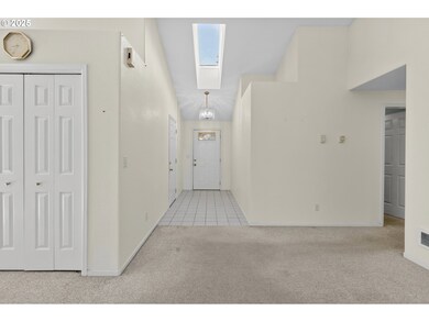 2298 Donovan Dr, Eugene, OR 97401 - photo 5