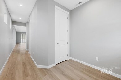 11242 W Soaring Hawk St, Star, ID 83669 - photo 4