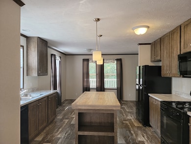 145 Apollo Ave unit 145, Flushing, MI 48433 - photo 2