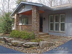 Front porch w/swing