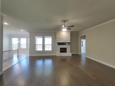 133 Colonial Dr, Joshua, TX 76058 - photo 2