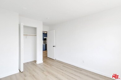 134 N Mariposa Ave unit 211, Los Angeles, CA 90004 - photo 6