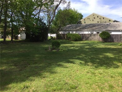 19 Oak Hill Dr, Cranston, RI 02920 - photo 3