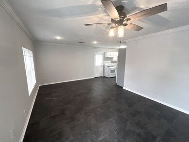 7719 Hirsch Rd unit A, Houston, TX 77016 - photo 3