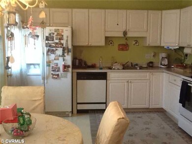 Kitchen - Kitchen with New Appliances