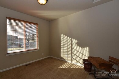 20564 Jacklight Ln, Bend, OR 97702 - photo 4