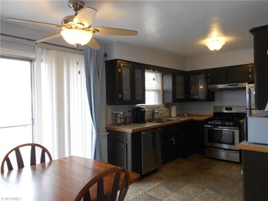 Updated Eat in Kitchen Stainless appliances beauti