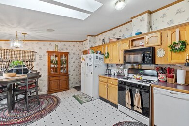 13 Bethlehem Rd, Whitefield, NH 03598 - photo 7