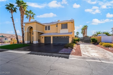 Mediterranean / spanish-style house featuring stuc