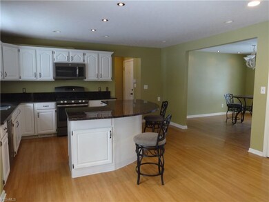 Eat-in Kitchen