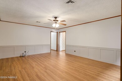5-web-or-mls-203 Lepinay Rd-5