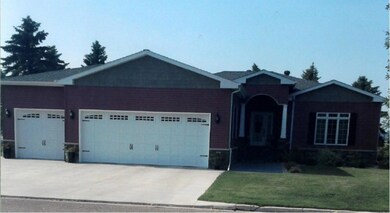218 14th St, Cando, ND