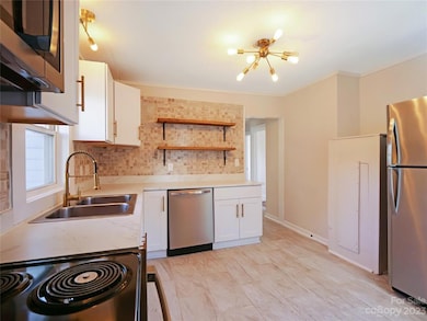 911 E Front St, Statesville, NC 28677 - photo 3