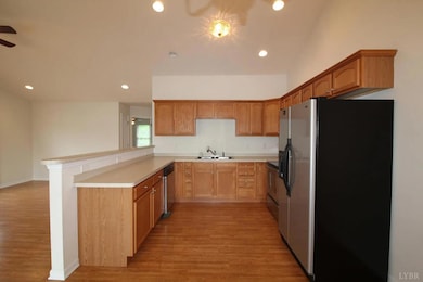 109 Cedarcrest Dr, Waynesboro, VA 22980 - photo 4