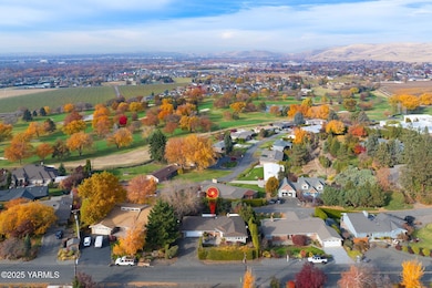 620 Country Club Dr, Yakima, WA 98901 - photo 4