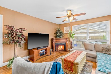 501 W 8th St, Siler City, NC 27344 - photo 4