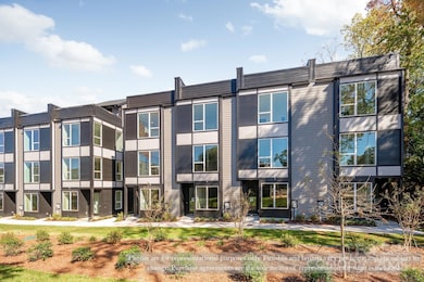 417 Devender Ln unit 4, Charlotte, NC 28217 - photo 2