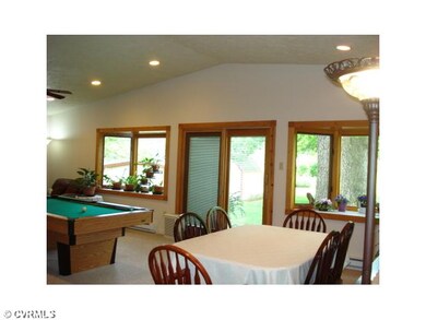 Den/Family/Great Room - 28' Family Room with Tons 