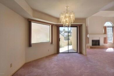 Dining Room SE
