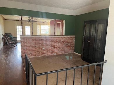 11027 Caribbean Ln, Houston, TX 77089 - photo 7