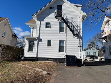 77 Windsor Ave unit 2, Meriden, CT 06451 - photo 3