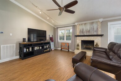 16922 Stardale Ln, Friendswood, TX 77546 - photo 6