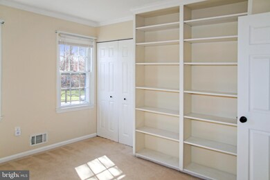 8002 Lake Pleasant Dr, Springfield, VA 22153 - photo 6