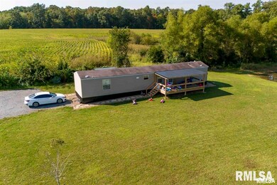 10685 Jc Ln, Marion, IL 62959 - photo 3