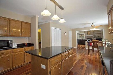 2028 Mustang Dr, Naperville, IL 60565 - photo 7