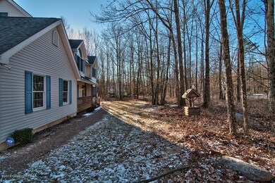 319 Cascade Dr, Effort, PA 18330 - photo 5